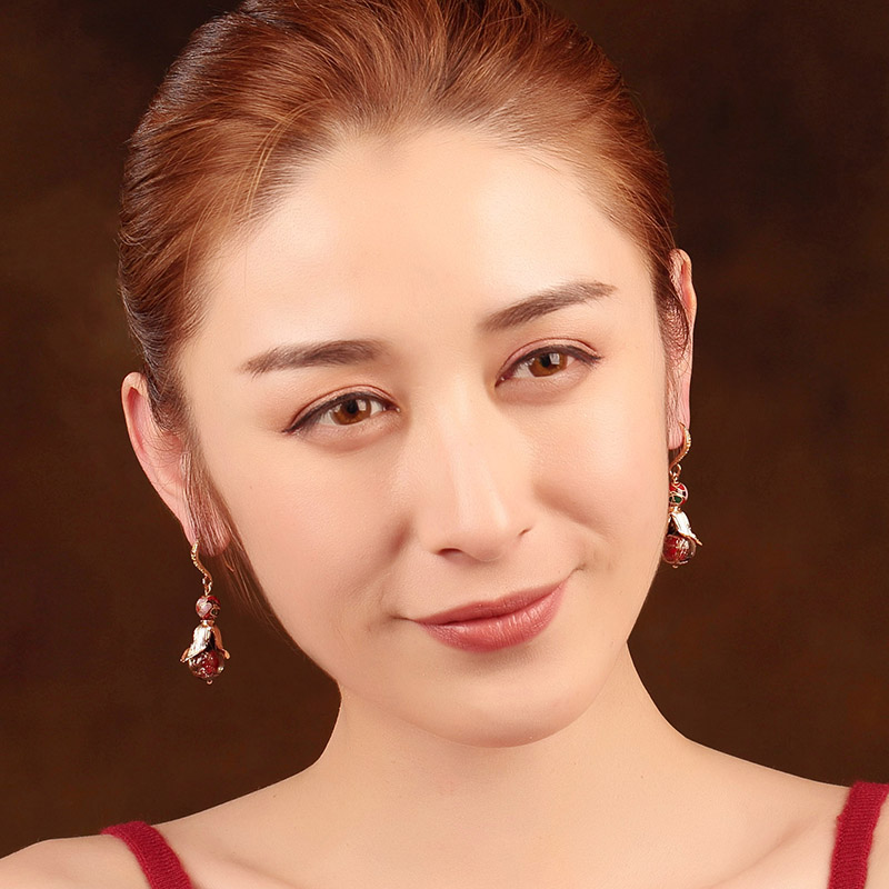 香艷欲滴的古風耳環(huán)，煥發(fā)東方嬌雅風情