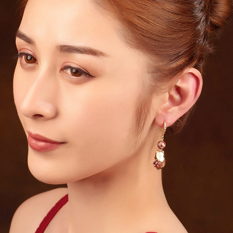 香艷欲滴的古風耳環(huán)，煥發(fā)東方嬌雅風情