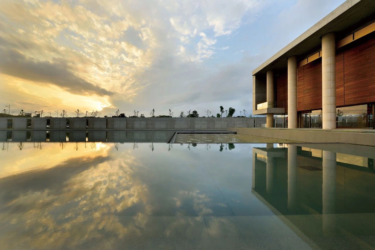 28000m2神秘寺廟-水月道場，吸引百萬人朝拜