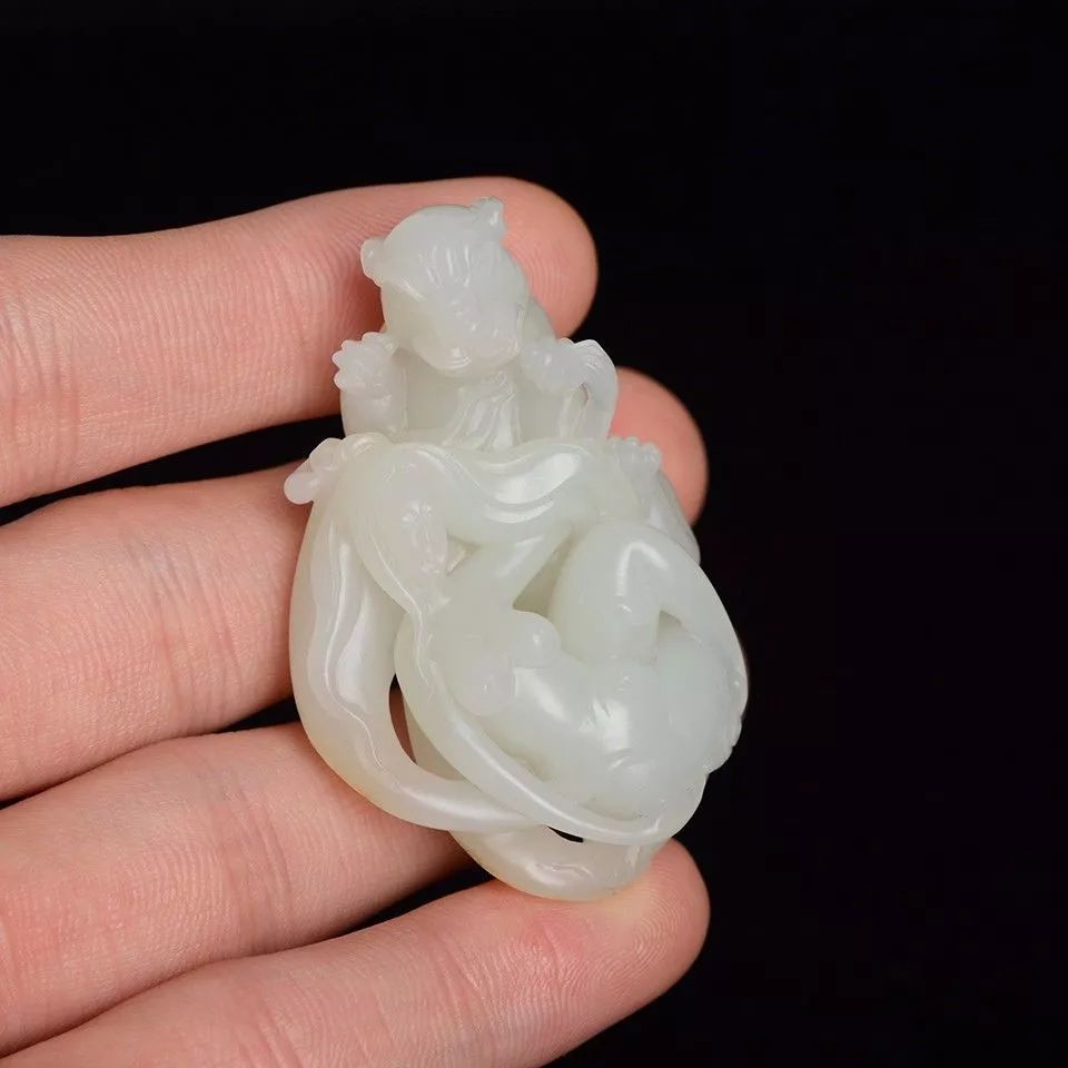 玉雕藝術(shù)：“藝”與“色”的玉女柔情！
