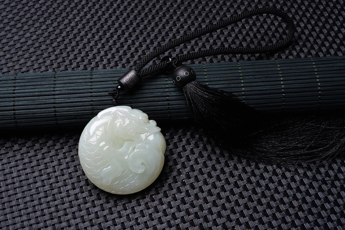 挑選好的和田玉作品，尋找稱心如意的玉石