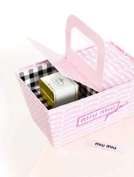 中秋月餅包裝設(shè)計(jì)，創(chuàng)意滿滿的包裝設(shè)計(jì)