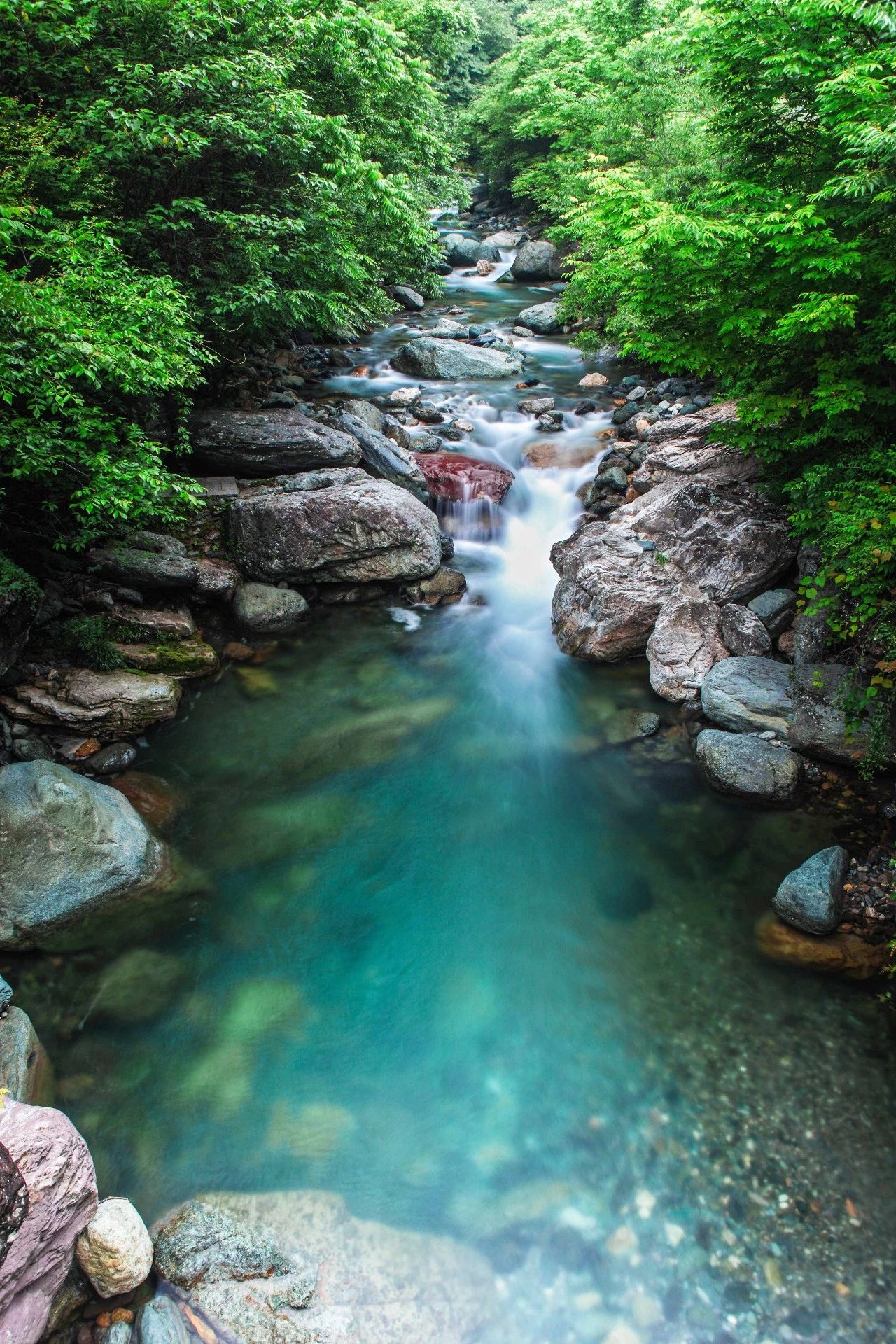 避暑游玩攻略：給這個(gè)炎熱夏日一抹清涼的景色