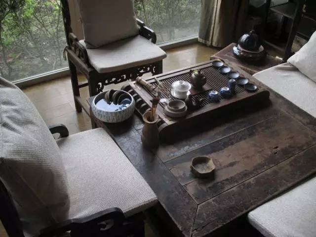 中式裝飾，家雖小茶室亦可很精致