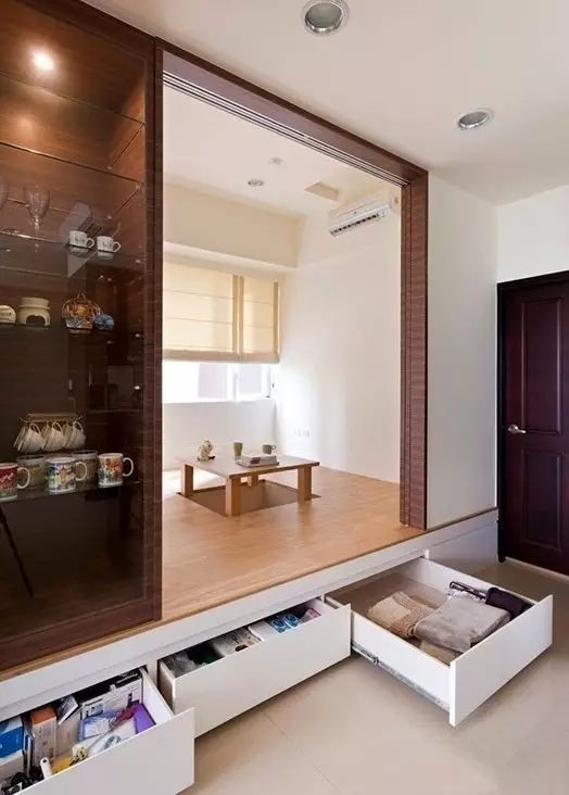 中式裝飾，家雖小茶室亦可很精致