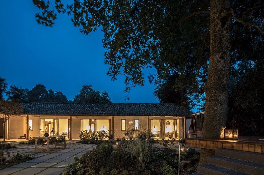 一所茶園里的民宿，過著鄉(xiāng)下悠閑愜意的日子