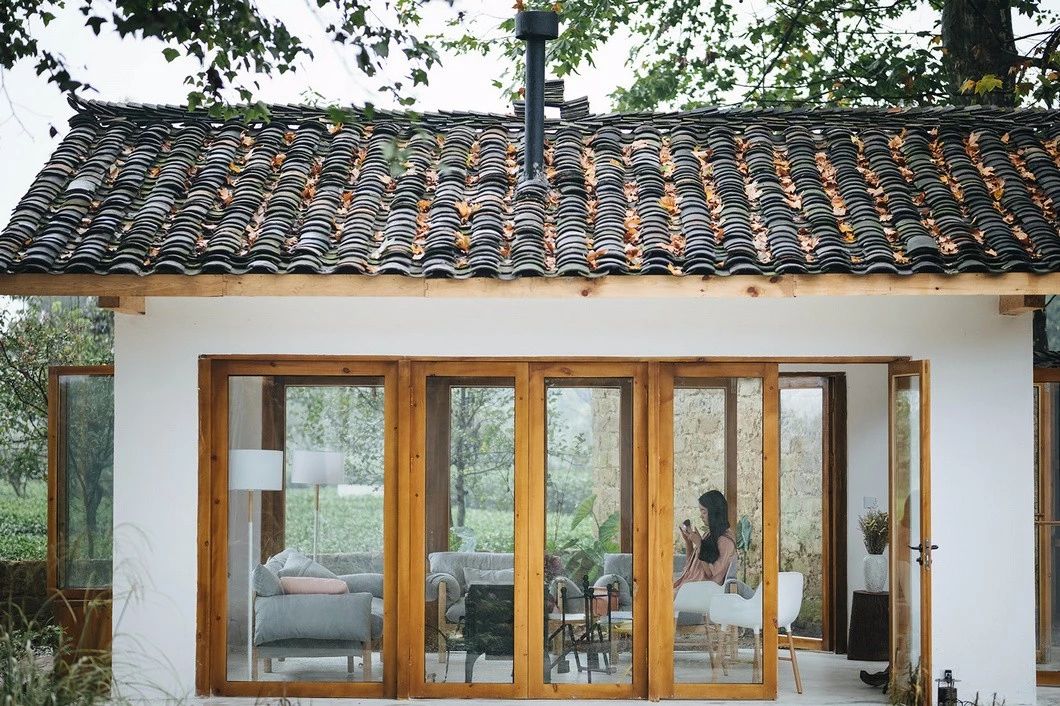 一所茶園里的民宿，過著鄉(xiāng)下悠閑愜意的日子