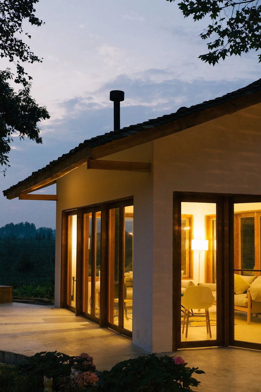 一所茶園里的民宿，過著鄉(xiāng)下悠閑愜意的日子