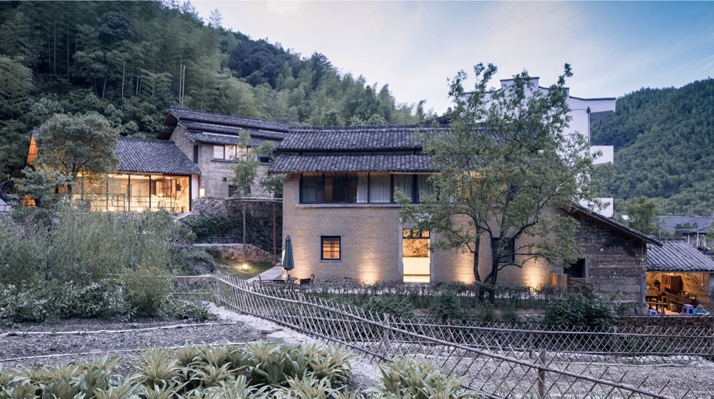 安吉·仁里息心廬，擁泉而居枕山而眠!