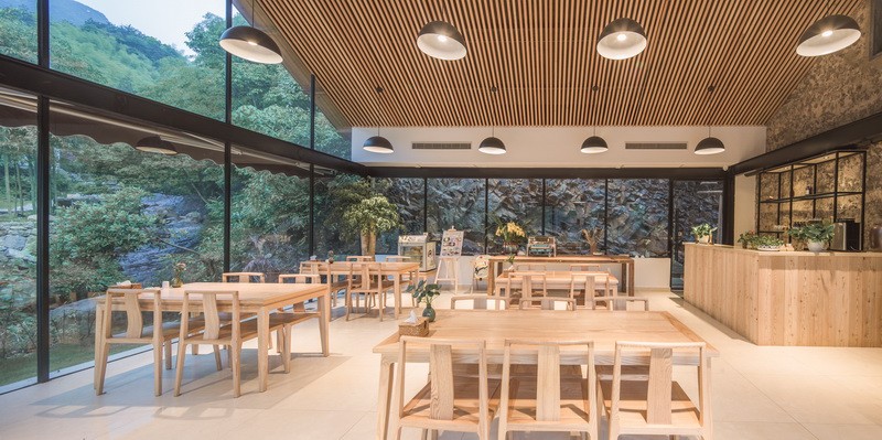 安吉·仁里息心廬，擁泉而居枕山而眠!