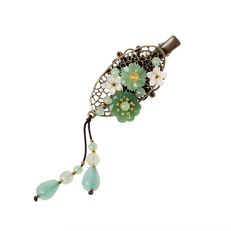 一款淡綠系的古銅發(fā)夾，優(yōu)雅別致古風(fēng)頭飾