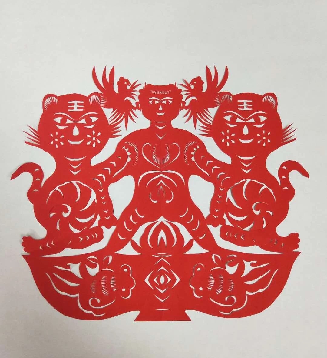 纖手巧剪妙生肖，韓春霞十二生肖剪紙作品