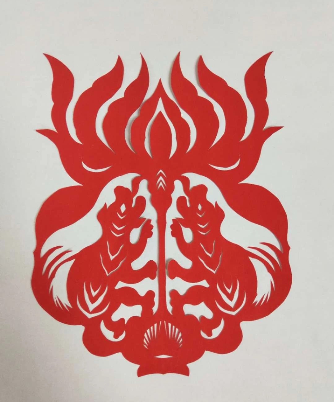 纖手巧剪妙生肖，韓春霞十二生肖剪紙作品