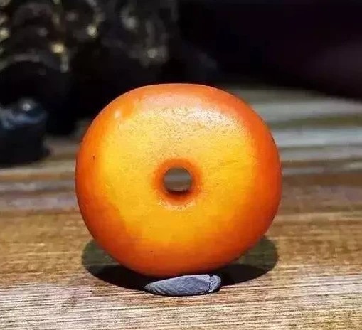 解析老蜜蠟的蠟質(zhì)大全，帶你全面了解蜜蠟種類