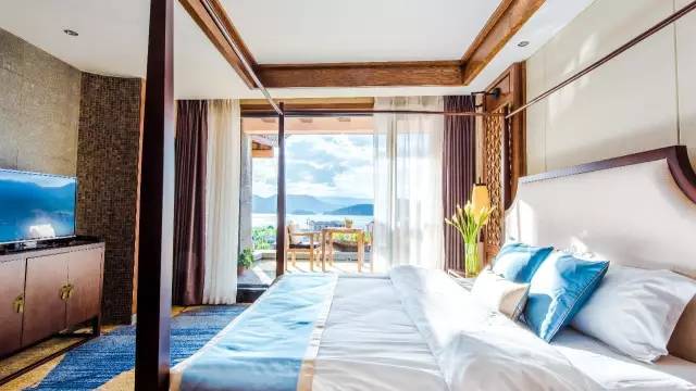 瀘沽湖新中式風格民宿，等風·半山