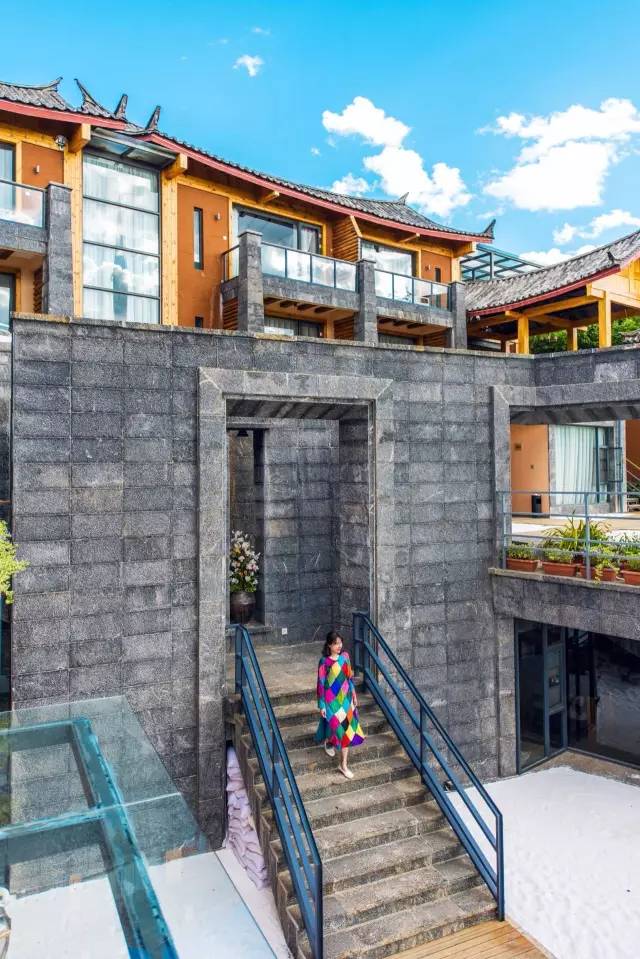 瀘沽湖新中式風格民宿，等風·半山