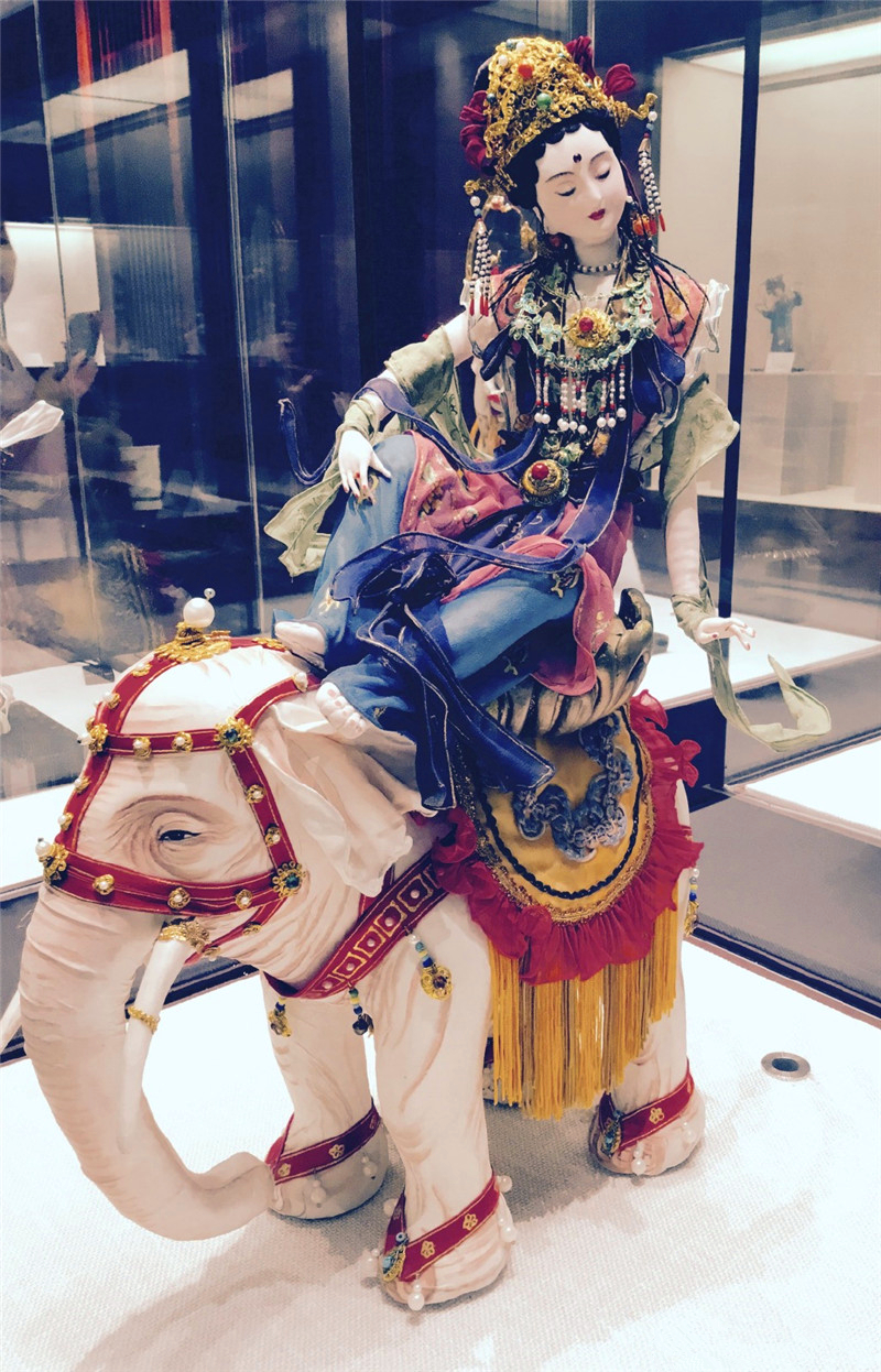 中國傳統(tǒng)工藝品，絹人