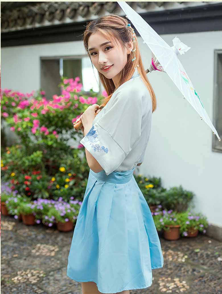 漢元素交領(lǐng)傳統(tǒng)刺繡夏套裝