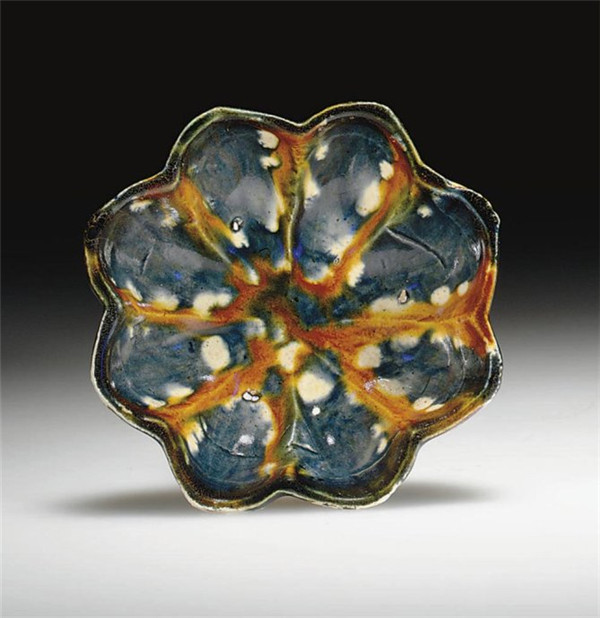 唐三彩色彩鮮明的彩盤(pán)