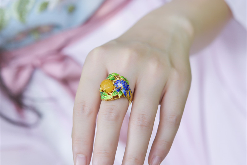 蜜蠟綠葉開(kāi)口戒指景泰藍(lán)
