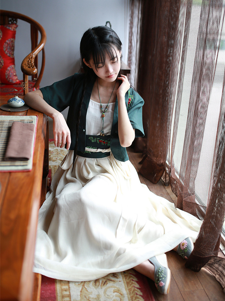 福連文苑繡花日常漢元素對(duì)襟短款上襦