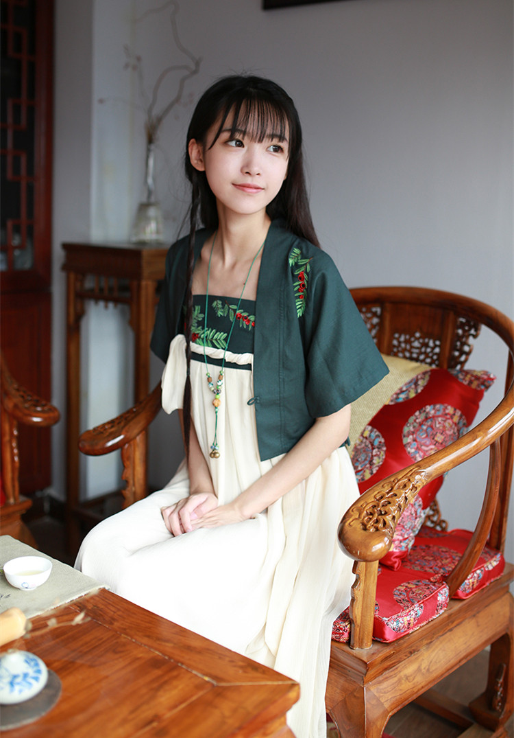 福連文苑繡花日常漢元素對(duì)襟短款上襦