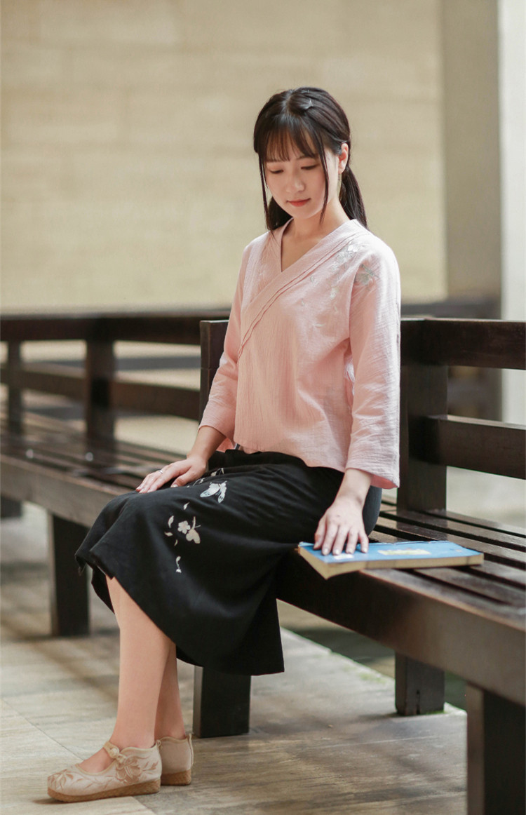 福連文苑設(shè)計(jì)刺繡漢元素交領(lǐng)棉麻上衣