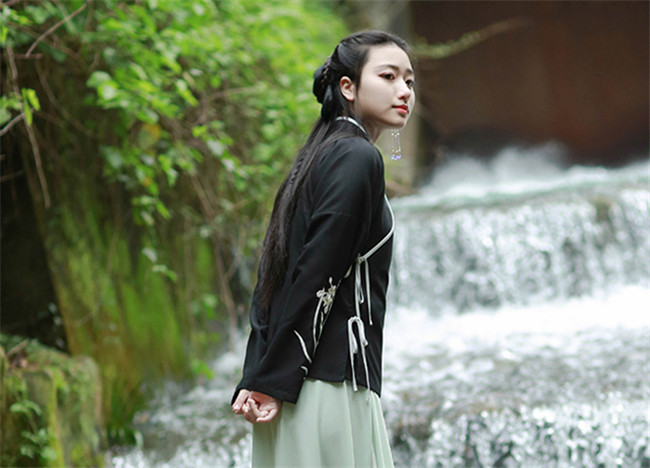 傳統(tǒng)漢元素中式上衣，交領(lǐng)中衣