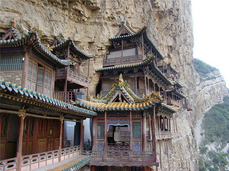 懸空寺半天高，三根馬尾空中吊