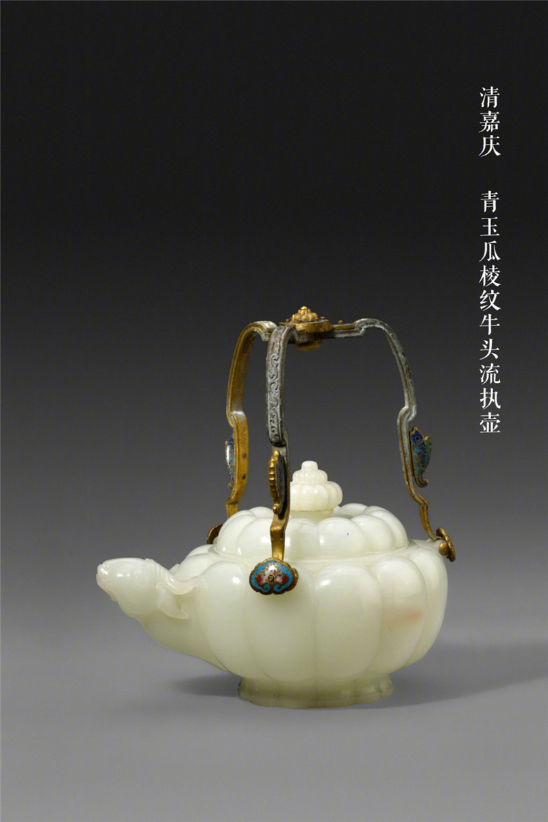 清代雅致閑適之執(zhí)壺