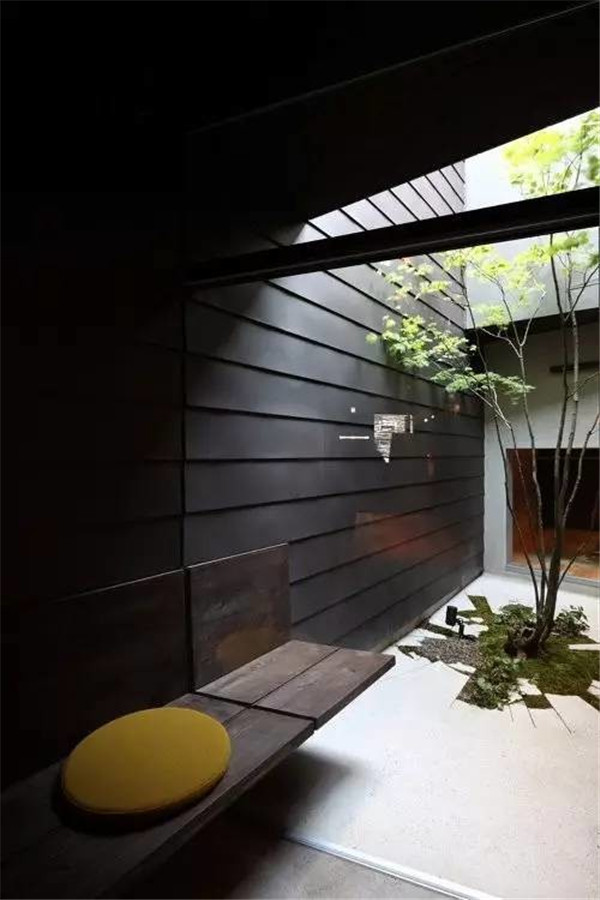 品茶牌佛之常用物，蒲團(tuán)