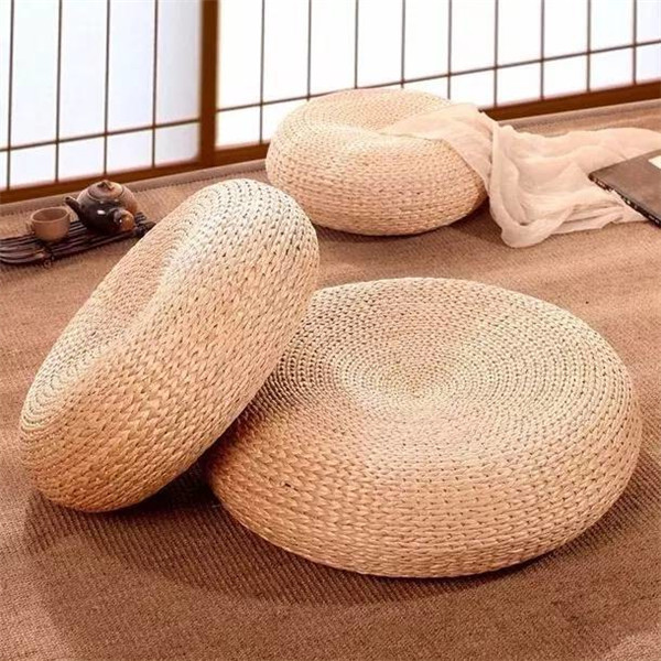 品茶牌佛之常用物，蒲團(tuán)