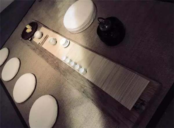 品茶牌佛之常用物，蒲團