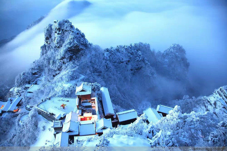 武當山千里冰封萬里雪飄