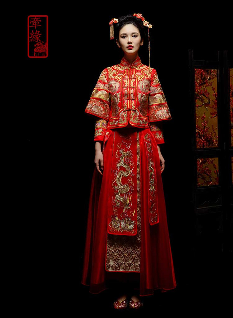 新娘中式紅裝禮服，龍鳳繡花唐裝