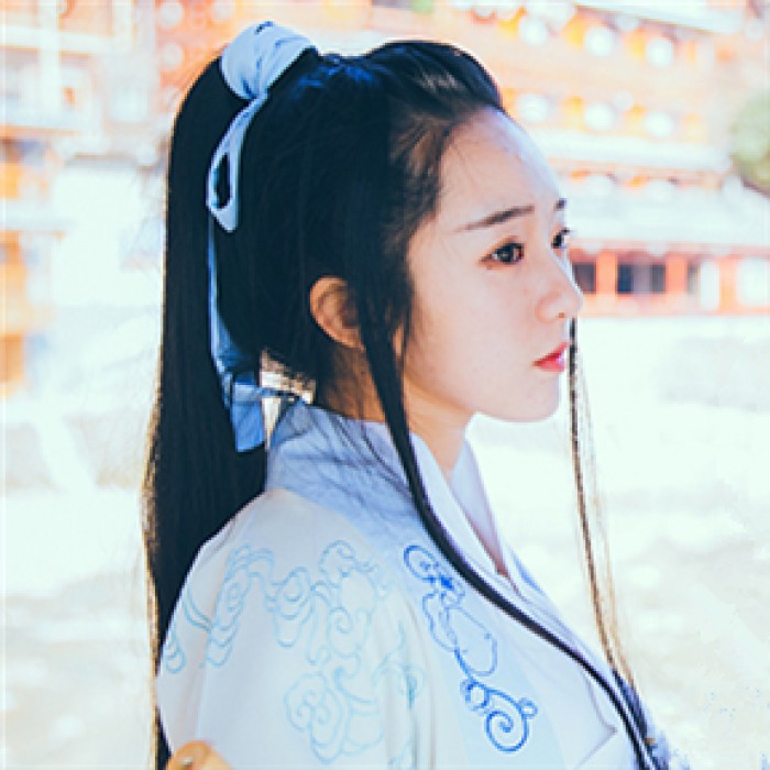 英氣瀟灑女子古風(fēng)頭像，古典真人頭像