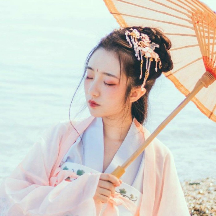 淡雅古裝女子頭像，清幽古風頭像真人