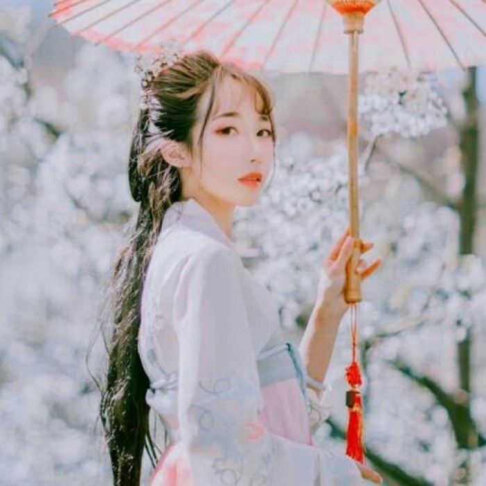 俏麗女子真人古風(fēng)頭像，婉風(fēng)流轉(zhuǎn)女生頭像