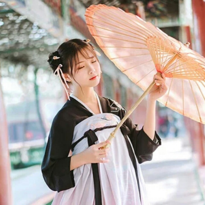 俏麗女子真人古風(fēng)頭像，婉風(fēng)流轉(zhuǎn)女生頭像