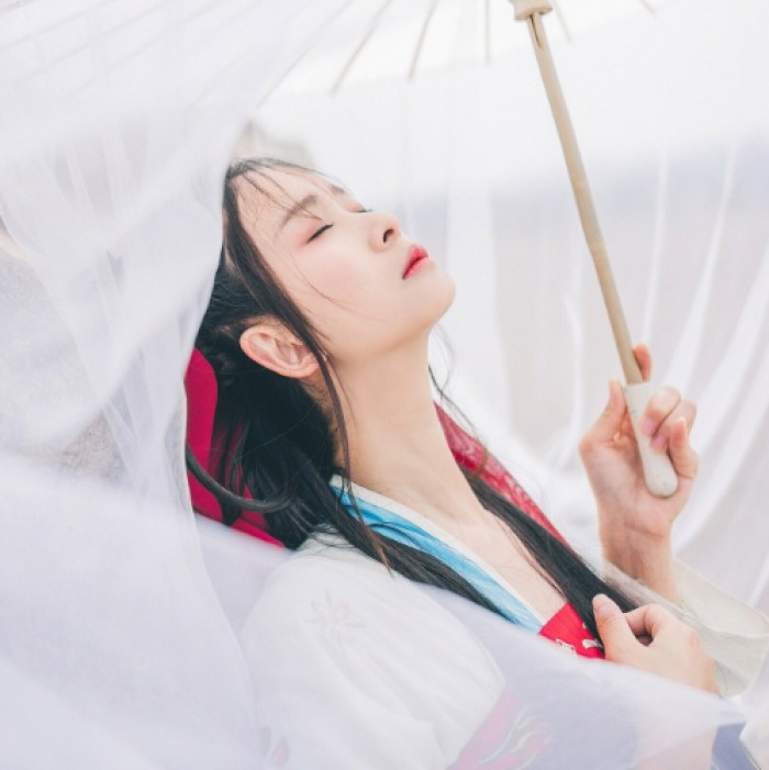 俏麗女子真人古風(fēng)頭像，婉風(fēng)流轉(zhuǎn)女生頭像