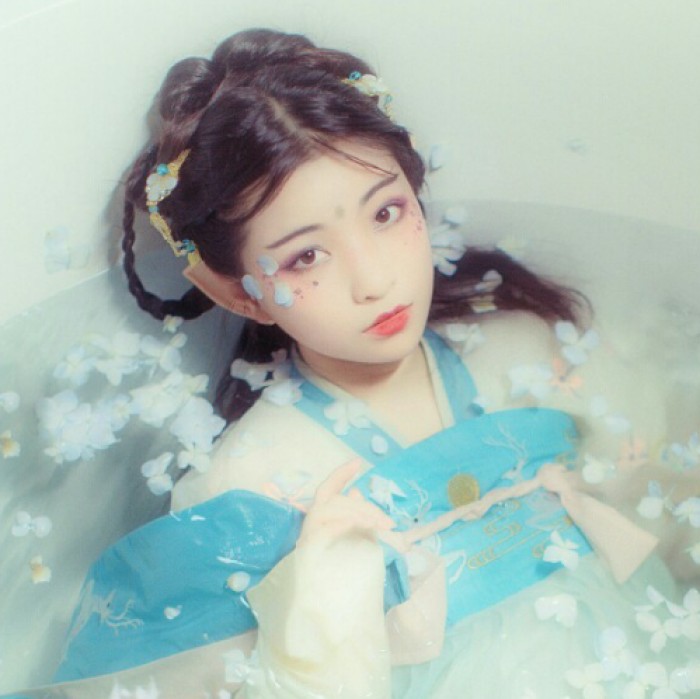 花容月貌古風(fēng)女子頭像，秀雅福連文苑qq頭像