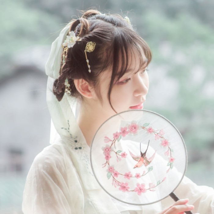 嬌俏女子古風(fēng)唯美頭像，淡掃峨眉真人女生頭像