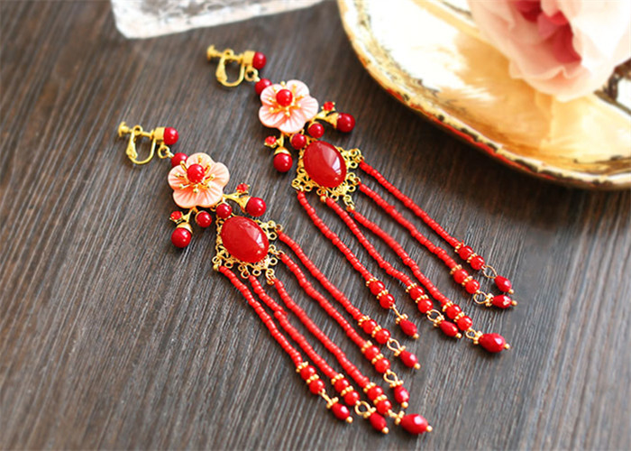 金底紅古風頭飾，復古貝殼花流蘇發(fā)簪