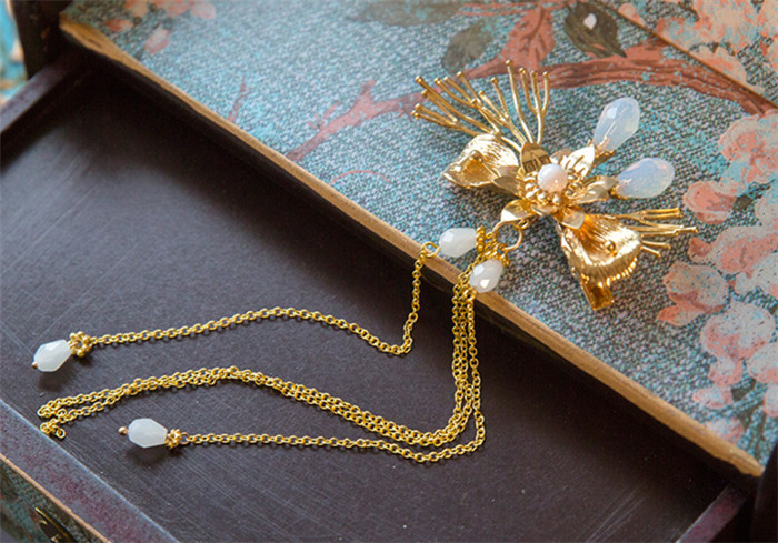 古玉串珠中式流蘇頭飾，新娘古裝發(fā)飾套裝