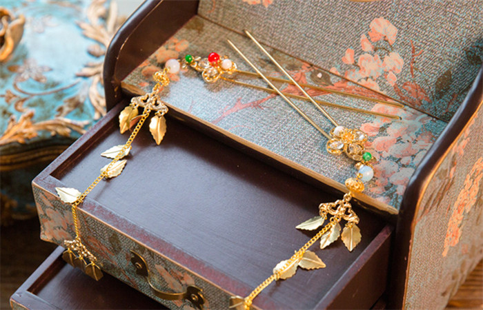 古玉串珠中式流蘇頭飾，新娘古裝發(fā)飾套裝