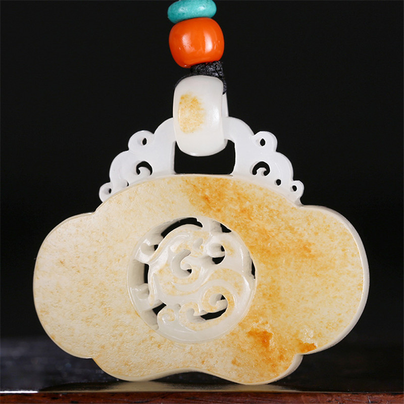 新疆和田羊脂玉龍騰掛件，龍騰富貴財(cái)源滾滾