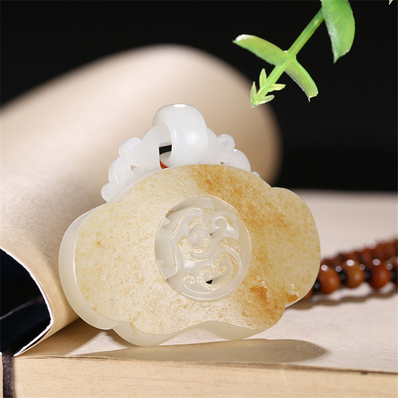 新疆和田羊脂玉龍騰掛件，龍騰富貴財(cái)源滾滾