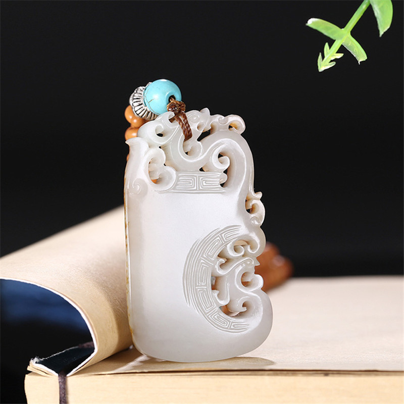 龍鳳圖騰雕刻和田玉，羊脂玉籽料掛件