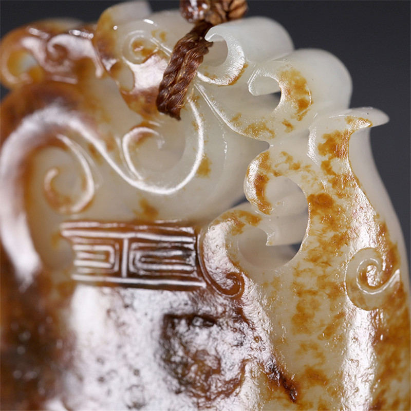 龍鳳圖騰雕刻和田玉，羊脂玉籽料掛件