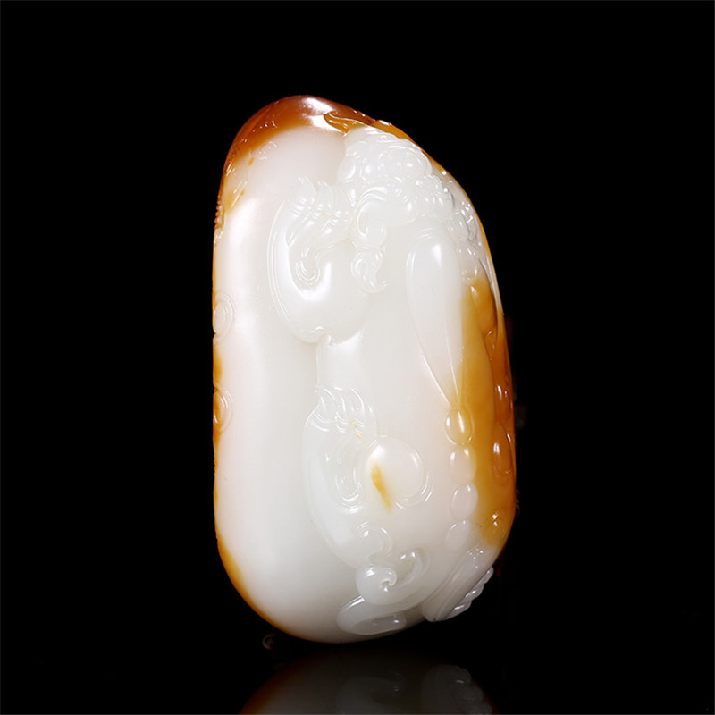 瑞獸納吉新疆和田玉手把件，精致白玉籽料雕刻